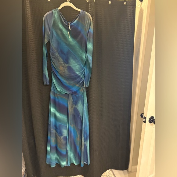 Free People Sunnei Maxi Dress in Deep Ocean Combo
Medium NWT - Picture 4 of 6